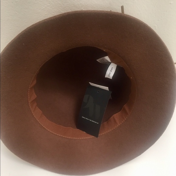 Nine West Wool Felt Raw-Cut Cloche Hat - Picture 5 of 6